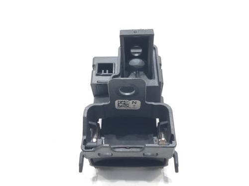 switch-volvo-v40-hatchback-525-2012-2013-2014-2015-2016-2017-2018-2019-39279682 main image