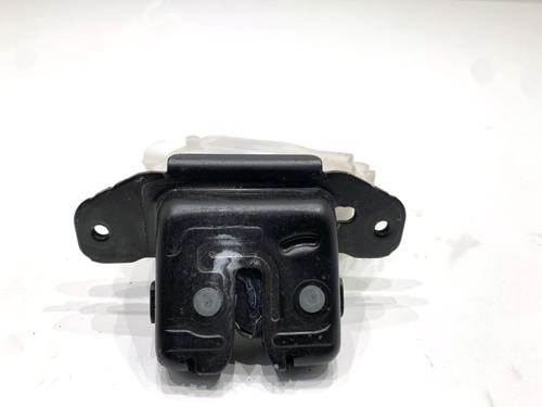tailgate-lock-toyota-auris-_e18_-2012-2013-2014-2015-2016-2017-2018-2019-39322910 main image