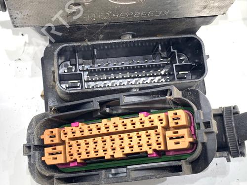 ABS pump VW PASSAT B7 (362) 2.0 TDI | BP39324890M43 - Image 4