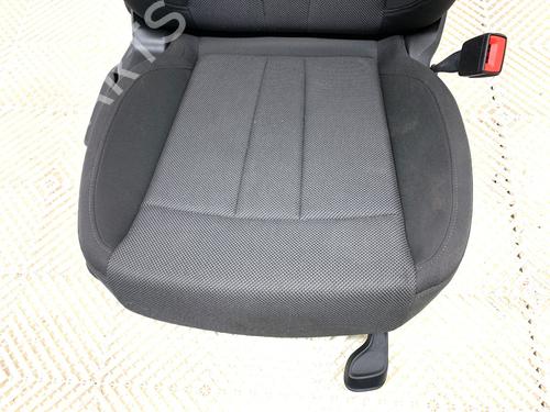 Right front seat AUDI A4 B9 (8W2, 8WC) 35 TFSI Mild Hybrid | BP39315285C16 - Image 3