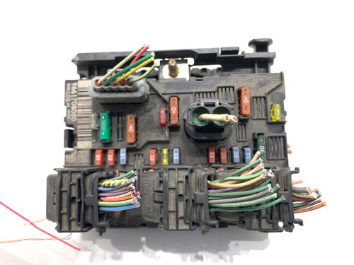 Used Fuse box Fuse box 39337506 39337506