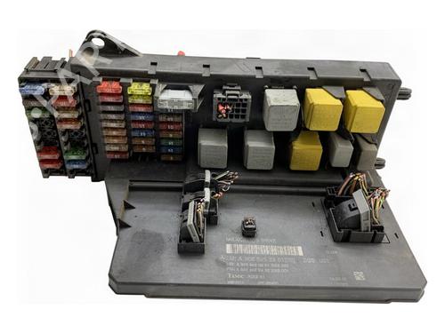 Used Fuse box Fuse box MERCEDES-BENZ SPRINTER 3-t Bus (B906) 218 CDI (906.711, 906.713) (184 hp) 39898076 39898076