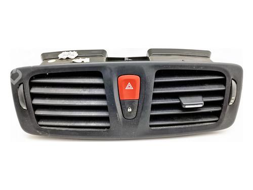 air-vent-renault-megane-iii-hatchback-bz01_-b3_-2008-39368277 main image