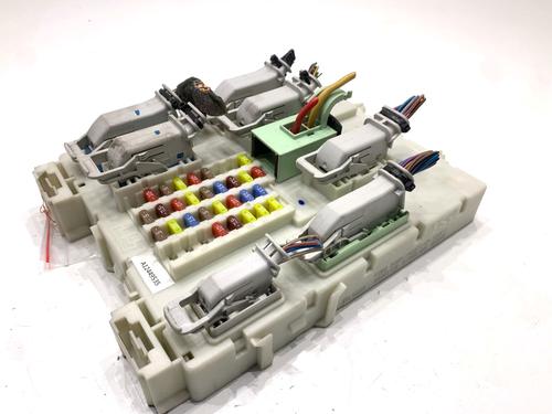 Used Fuse box Fuse box 39329964 39329964