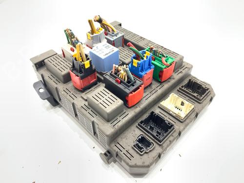 Used Fuse box Fuse box 39288378 39288378