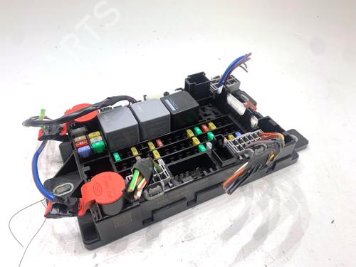 Fuse box JAGUAR E-PACE (X540) 2.0 D180 AWD | BP39324656E1 - Image 2
