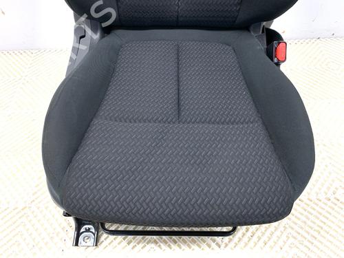 Right front seat MITSUBISHI ECLIPSE CROSS (GK_, GL_) 1.5 T-Mivec | BP39336685C16 - Image 3