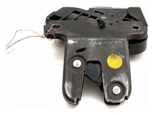 tailgate-lock-audi-a8-d3-4e2-4e8-2002-2003-2004-2005-2006-2007-2008-2009-2010-39361434 main image