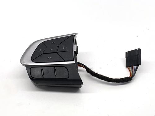 steering-wheel-controls-fiat-tipo-saloon-356_-357_-2015-39349850 main image