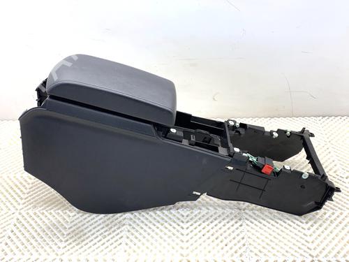 middle-console-peugeot-508-i-8d_-2010-2011-2012-2013-2014-2015-2016-2017-2018-39324862 main image