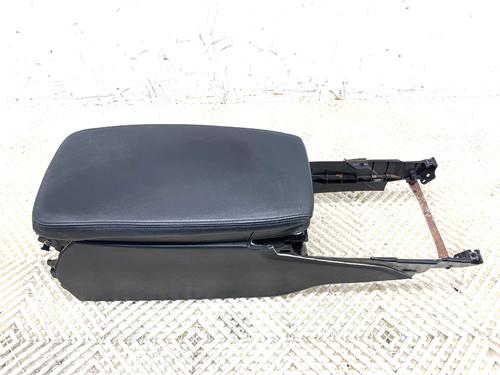 middle-console-lexus-gs-_s19_-2005-2006-2007-2008-2009-2010-2011-2012-39293712 main image