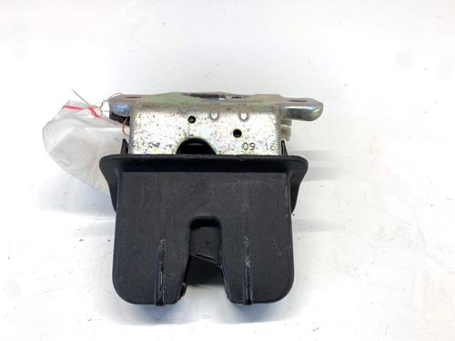 tailgate-lock-audi-a4-b9-8w2-8wc-2015-39334697 main image