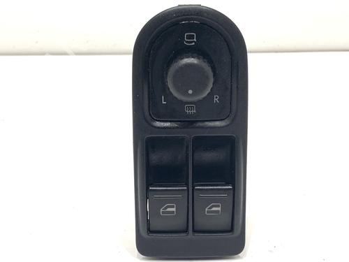 Used Switch Switch VW TRANSPORTER T5 Bus (7HB, 7HJ, 7EB, 7EJ) 2.5 TDI (130 hp) 39306039 39306039