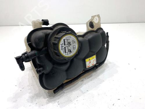 expansion-tank-jaguar-f-pace-x761-2015-39324393 main image