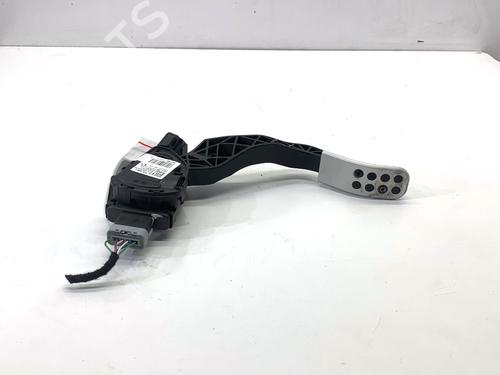 Pedal PEUGEOT 2008 I (CU_) 1.2 THP 110 / PureTech 110 | BP39319642I4 - Image 2