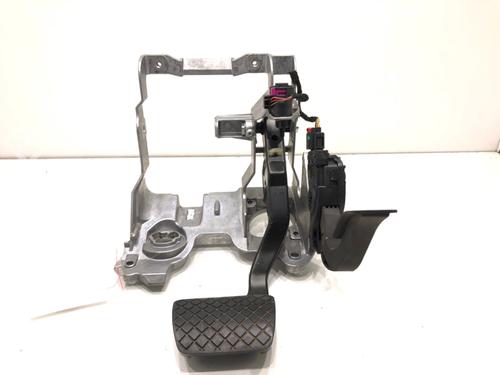 pedal-audi-a4-b8-avant-8k5-2007-2008-2009-2010-2011-2012-2013-2014-2015-2016-2017-39314587 main image
