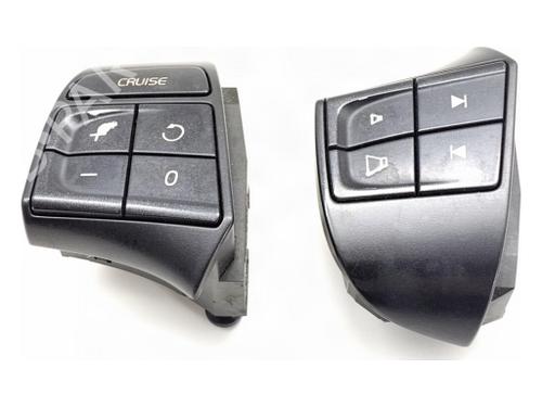 Used Steering wheel controls Steering wheel controls VOLVO V50 (545) 2.4 (170 hp) 40489683 40489683