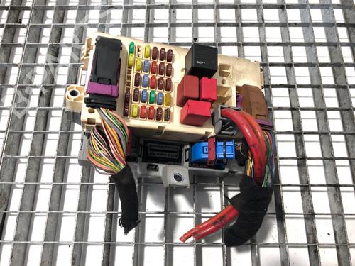 Used Fuse box Fuse box 39281060 39281060