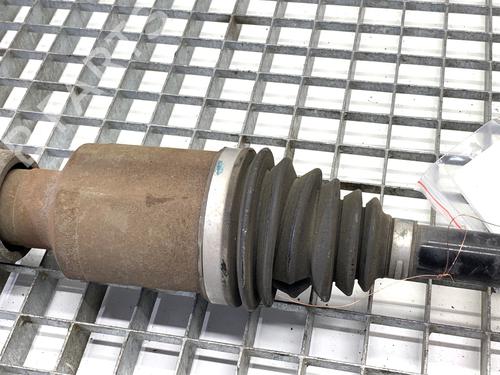 Right front driveshaft TESLA MODEL S (5YJS) 85D AWD | BP39354662M39 - Image 4