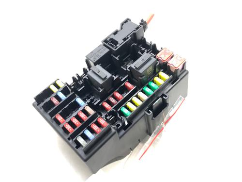 Used Fuse box Fuse box 39270571 39270571