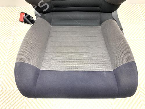Left front seat CITROËN C4 CACTUS 1.2 VTi 82 | BP40115328C15 - Image 3
