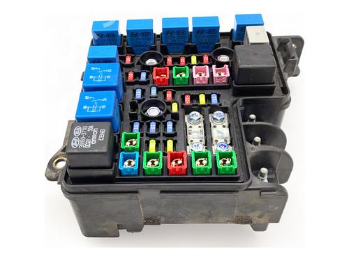 Used Fuse box Fuse box 39372470 39372470