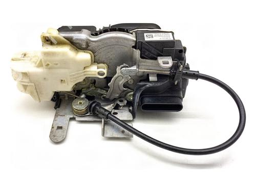 front-left-lock-volvo-v40-hatchback-525-2012-2013-2014-2015-2016-2017-2018-2019-39363190 main image