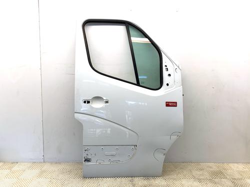 dr-hyre-foran-renault-master-iii-bus-jv-2011-39297856 main image