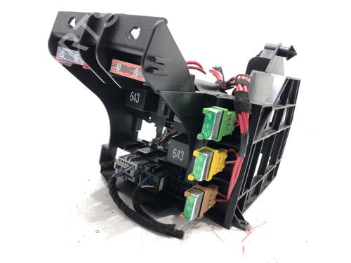 Fuse box AUDI A8 D3 (4E2, 4E8) 4.2 TDI quattro | BP39284525E1 - Image 2