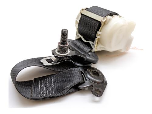 rear-left-seatbelt-toyota-yaris-_p13_-2010-2011-2012-2013-2014-2015-2016-2017-2018-2019-2020-39360126 main image
