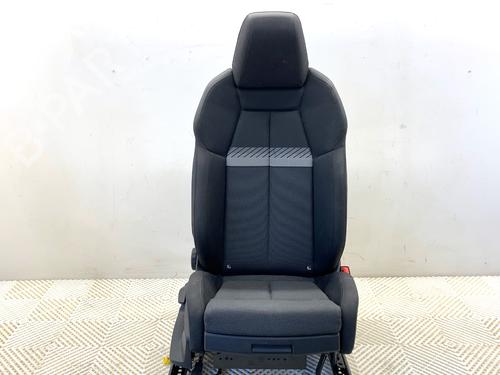 right-front-seat-audi-q4-e-tron-sportback-f4n-2021-39329037 main image