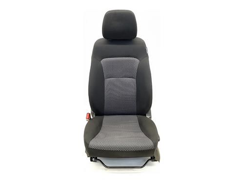 left-front-seat-suzuki-vitara-ly-2015-39353927 main image