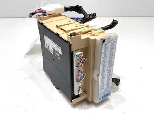 Used Fuse box Fuse box 39305951 39305951