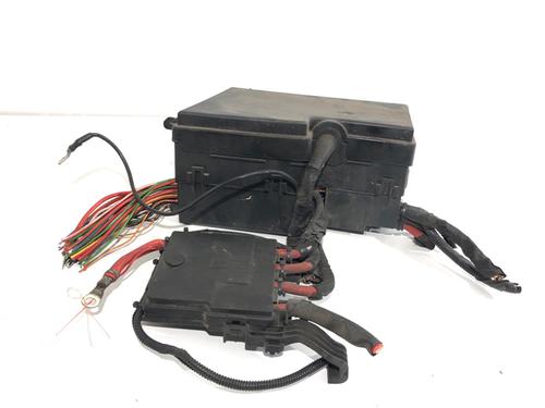 Used Fuse box Fuse box 39302721 39302721