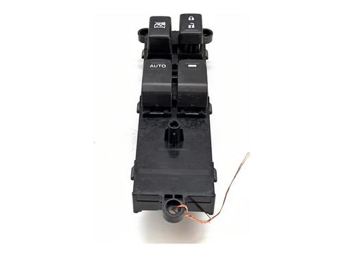 switch-suzuki-vitara-ly-2015-39354264 main image