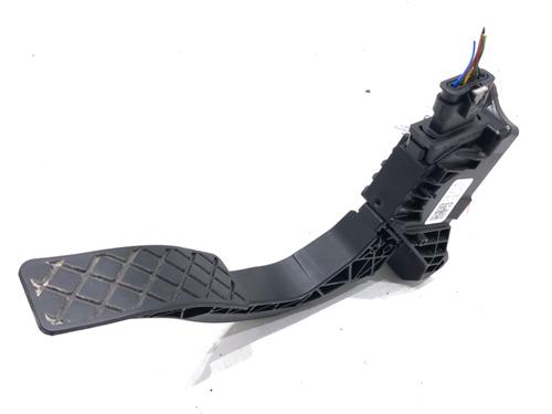 pedal-audi-a4-b9-8w2-8wc-2015-39279815 main image