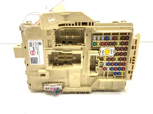 Used Fuse box Fuse box 39301422 39301422