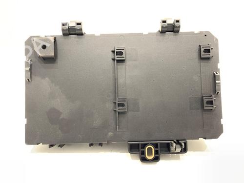 Used Fuse box Fuse box 39294336 39294336