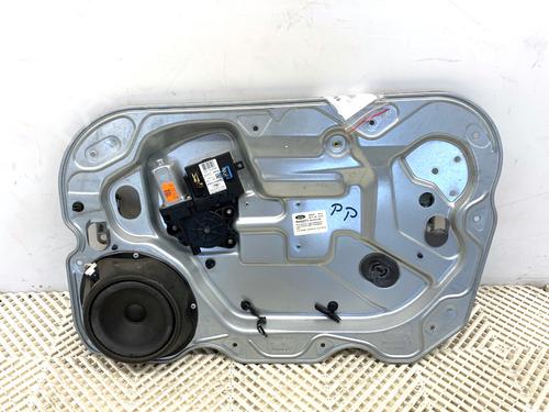 rudehejsemekanisme-hjre-foran-ford-kuga-i-2008-2009-2010-2011-2012-39350206 main image