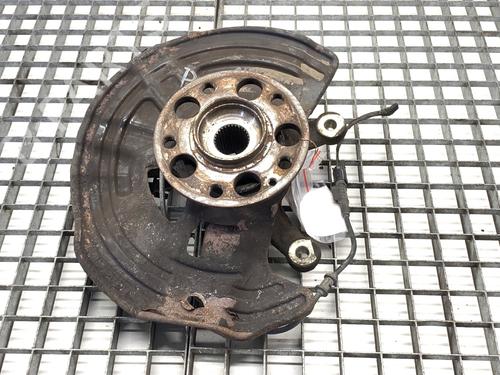Used Right front steering knuckle Right front steering knuckle MERCEDES-BENZ B-CLASS Sports Tourer (W246, W242) B 200 CDI (246.201) (136 hp) 39351485 39351485