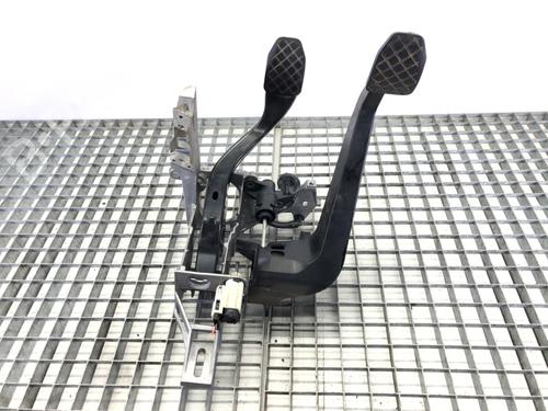 Used Pedal Pedal 39282940 39282940