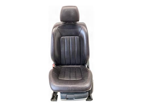 left-front-seat-mercedes-benz-cls-shooting-brake-x218-2012-2013-2014-2015-2016-2017-39369108 main image