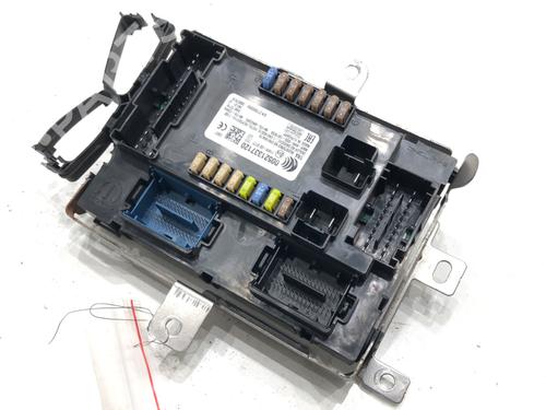 Used Fuse box Fuse box 39286690 39286690