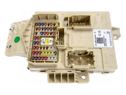 Used Fuse box Fuse box 39643195 39643195