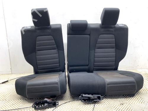 rear-seat-2nd-row-honda-cr-v-v-rw_-rt_-2016-39301130 main image