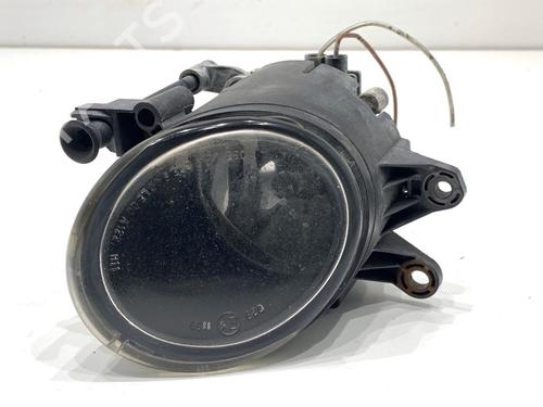 right-front-fog-light-audi-a4-b6-8e2-2000-2001-2002-2003-2004-2005-39318869 main image
