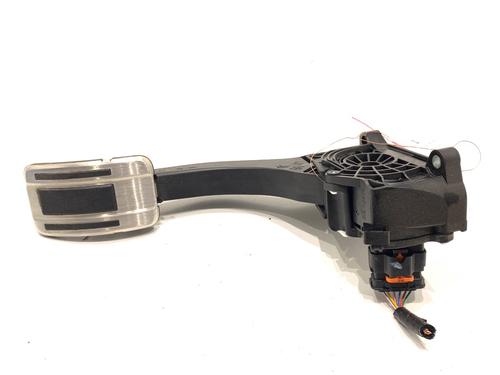 Used Pedal Pedal PEUGEOT 3008 II SUV (MC_, MR_, MJ_, M4_) Hybrid4 (M45GBU) (200 hp) 39335207 39335207