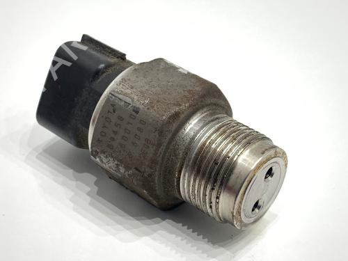 electronic-sensor-toyota-corolla-_e12_-2001-2002-2003-2004-2005-2006-2007-2008-39299561 main image