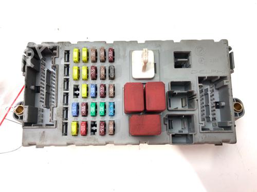 Used Fuse box Fuse box 39270889 39270889