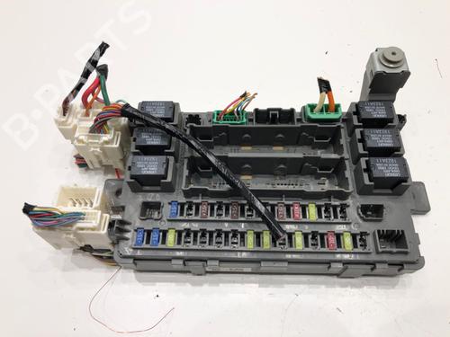 Used Fuse box Fuse box 39283388 39283388